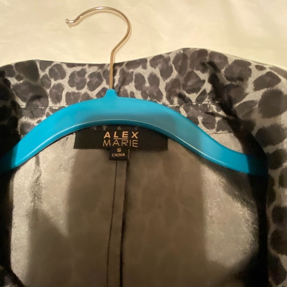 Alex Marie Dressy Grey Wrap Blouse! - Picture 2 of 5